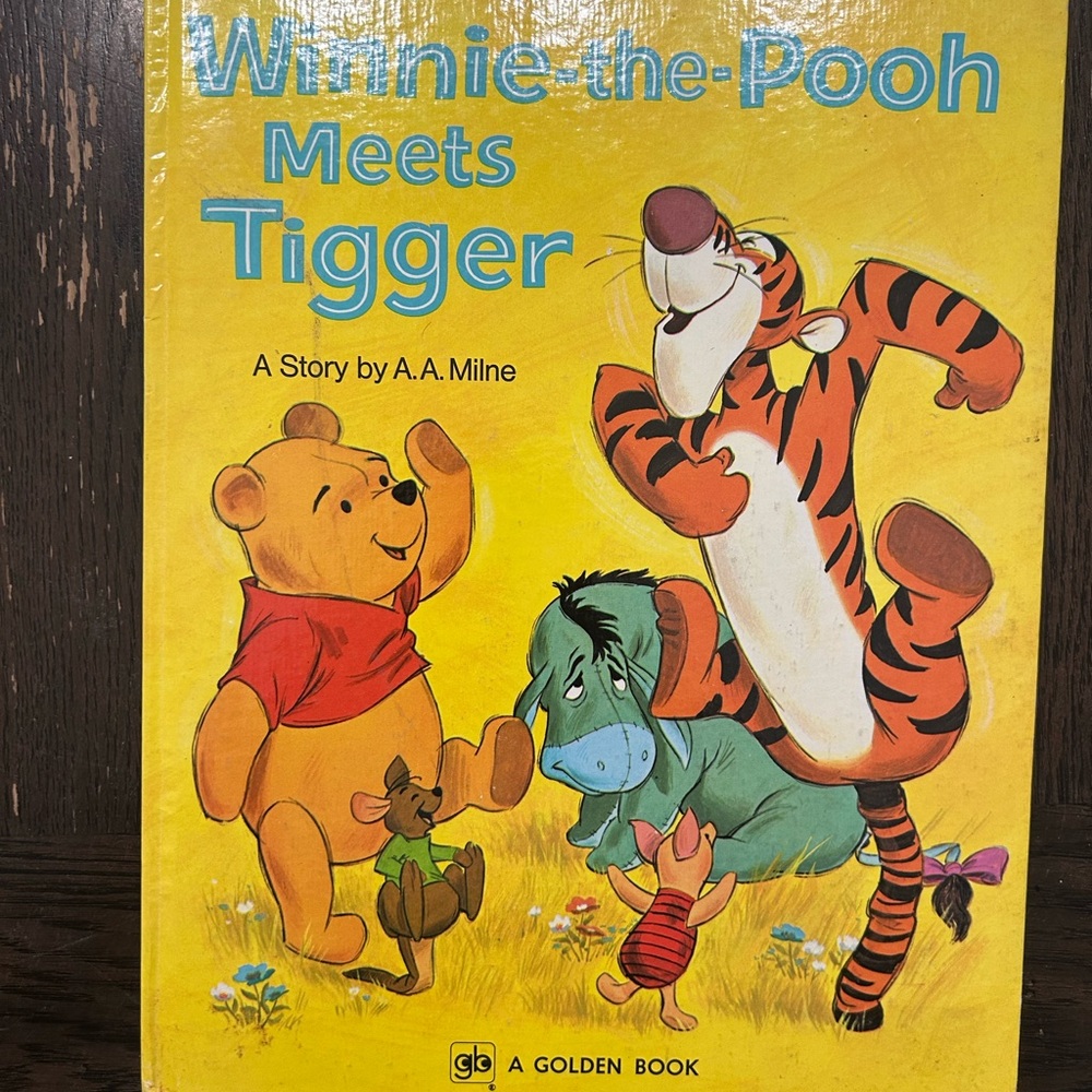 Vintage Winnie-the-Pooh Meets Tigger Book